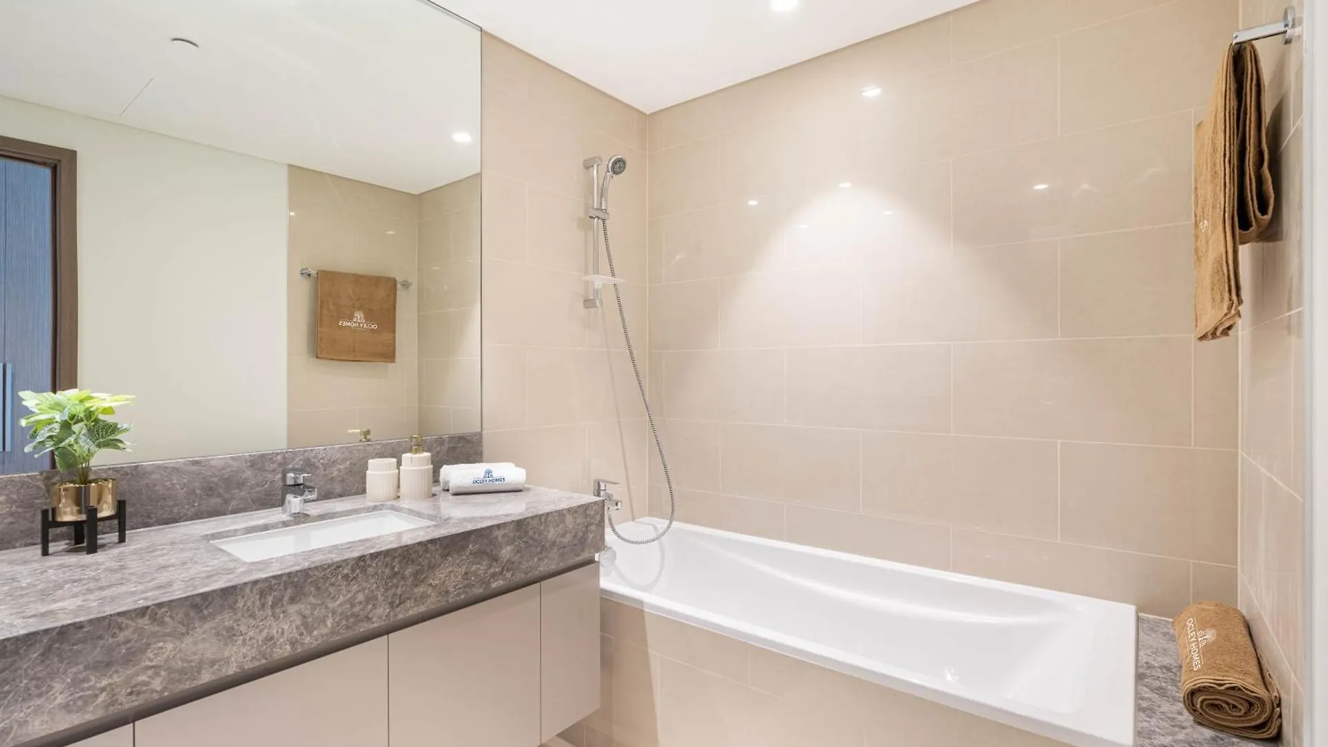Brand New Home Minutes Away From Burj Khalifa Dubai Apartment